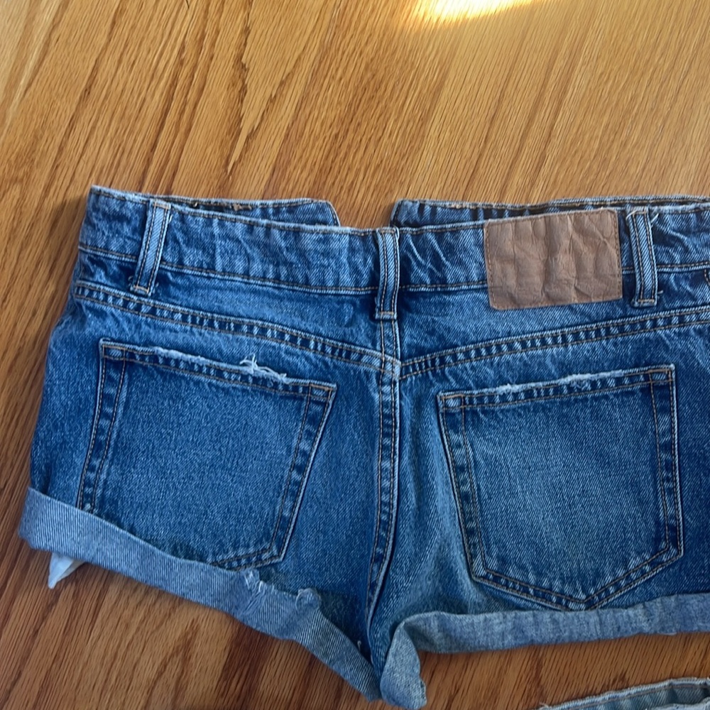 Zara size 2 Denim Blue Women's jean Shorts - Picture 4 of 6